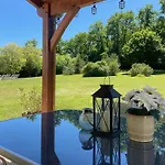 Domaine La Luxe Met Zwembad Сasa de vacaciones Dégagnac