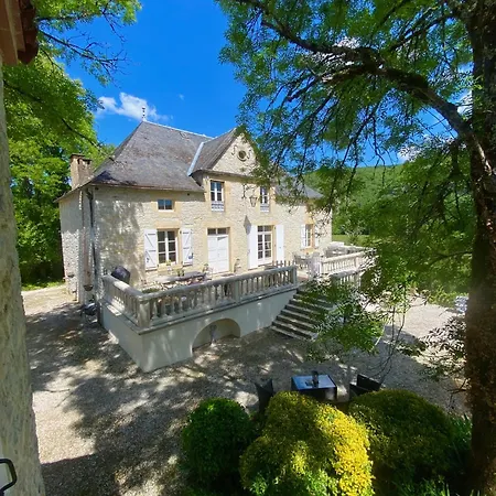 Дом отдыха Domaine La Luxe Met Zwembad Degagnac