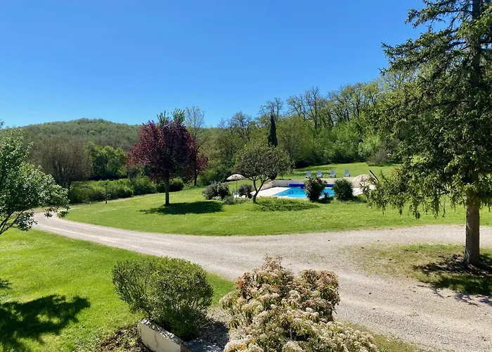 Domaine La Luxe Met Zwembad *