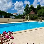 Domaine La Luxe Met Zwembad Dom wakacyjny Dégagnac