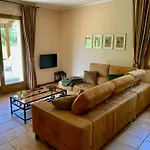 Domaine La Luxe Met Zwembad Vakantiehuis