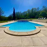 Domaine La Luxe Met Zwembad *