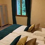 Domaine La Luxe Met Zwembad Vakantiehuis *