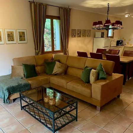 Prázdninový dům Domaine La Luxe Met Zwembad