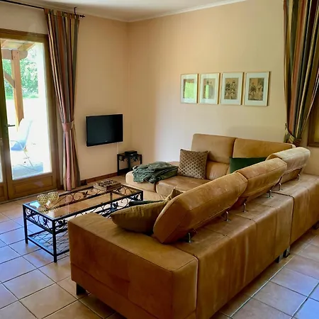 Domaine La Luxe Met Zwembad Prázdninový dům