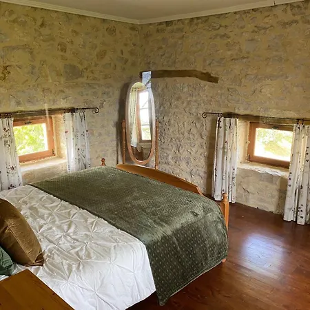 Domaine La Luxe Met Zwembad *