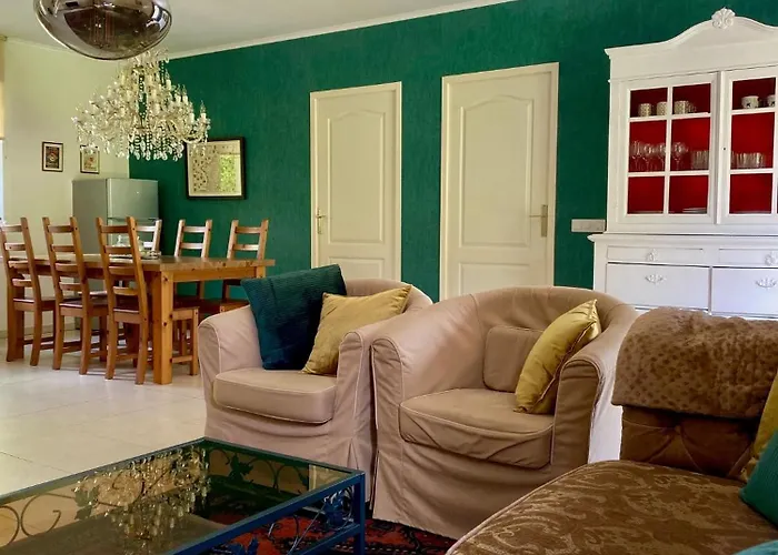 Domaine La Luxe Met Zwembad