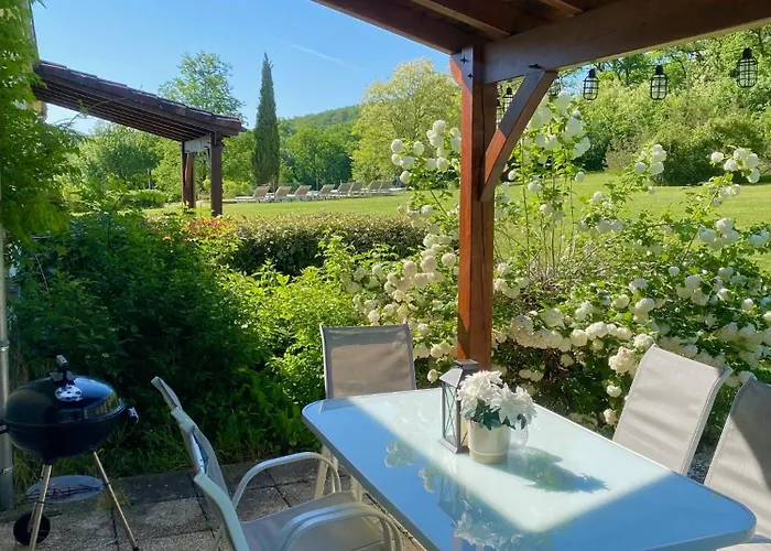 Domaine La Luxe Met Zwembad Dom wakacyjny *